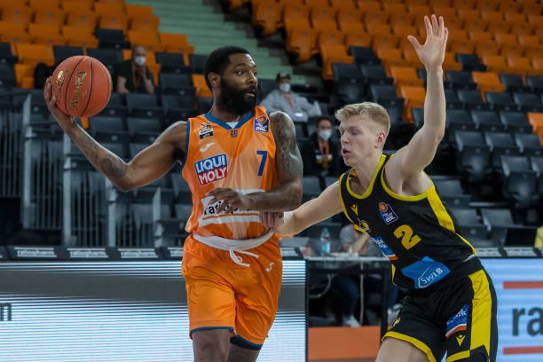 先有球员签 先有球员签